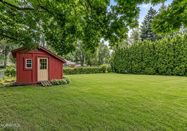 Photo 3 of Single family home for sale at 5715 Sloan Rd, Toledo, OH 43615 | MLS# 10012142 | Listing updated on 2026-09-20