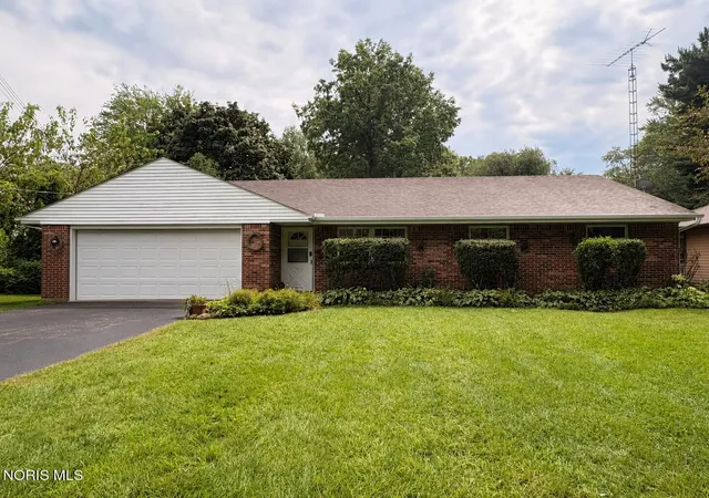 Single family home for sale at 5715 Sloan Rd, Toledo, OH 43615 | MLS# 10012142