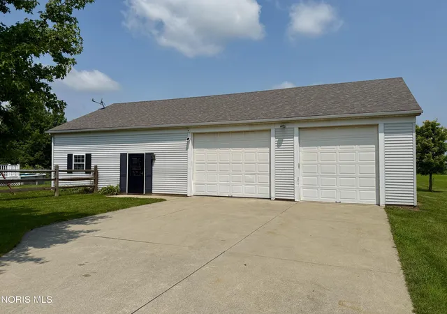 Photo 4 of Single family home for sale at 7539 Brown Rd, Curtice, OH 43412 | MLS# 10012020 | Listing updated on 2026-08-25