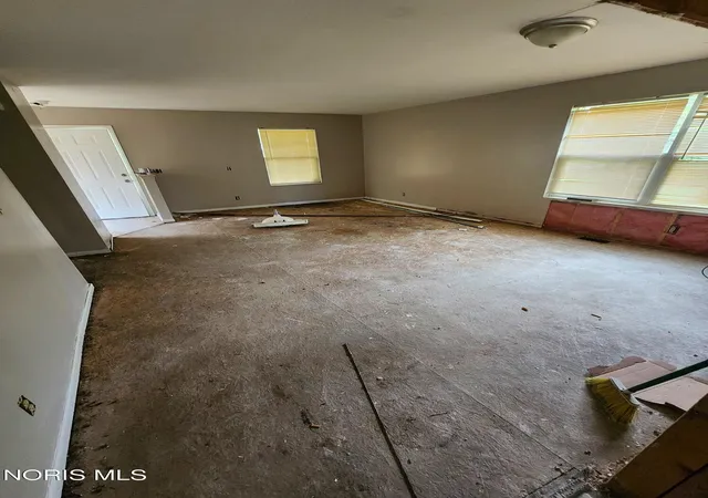 2nd image of 2270 Franklin Ave, Toledo, OH 43620 | MLS# 10012021