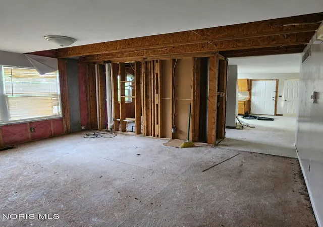 Photo 3 of Single family home for sale at 2270 Franklin Ave, Toledo, OH 43620 | MLS# 10012021 | Listing updated on 2026-09-07