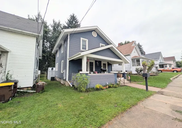 Photo 3 of Single family home for sale at 217 S Harrison St, Montpelier, OH 43543 | MLS# 10012023 | Listing updated on 2026-09-30
