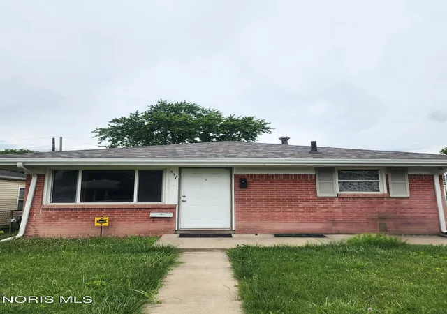 Photo 1 of Single family home for sale at 557 Whitlock Ave, Toledo, OH 43605 | MLS# 10012035 | Listing updated on 2026-10-27