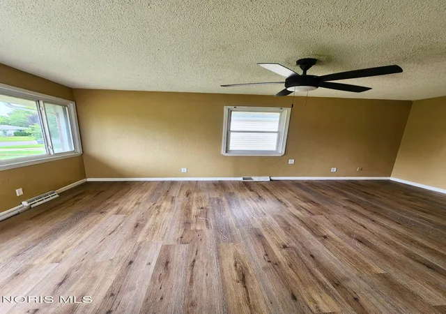 Photo 3 of Single family home for sale at 557 Whitlock Ave, Toledo, OH 43605 | MLS# 10012035 | Listing updated on 2026-10-27