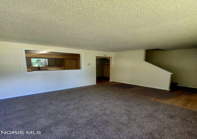 Photo 3 of Single family home for sale at 1024 Ranch Dr, Toledo, OH 43607 | MLS# 10012036 | Listing updated on 2026-09-16