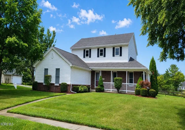 Photo 1 of Single family home for sale at 8030 Apple Meadow Dr, Sylvania, OH 43560 | MLS# 10012041 | Listing updated on 2026-08-31