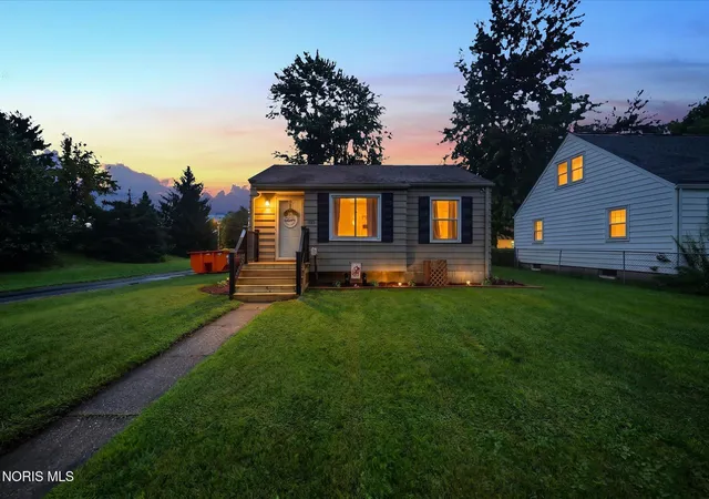 3rd image of 1301 Stanwix Dr, Toledo, OH 43614 | MLS# 10012055