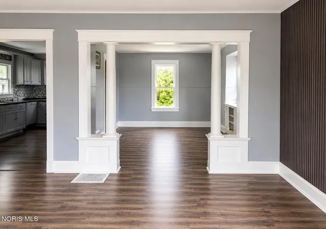 Photo 3 of Single family home for sale at 202 Hathaway St, Toledo, OH 43605 | MLS# 10012133 | Listing updated on 2026-09-30
