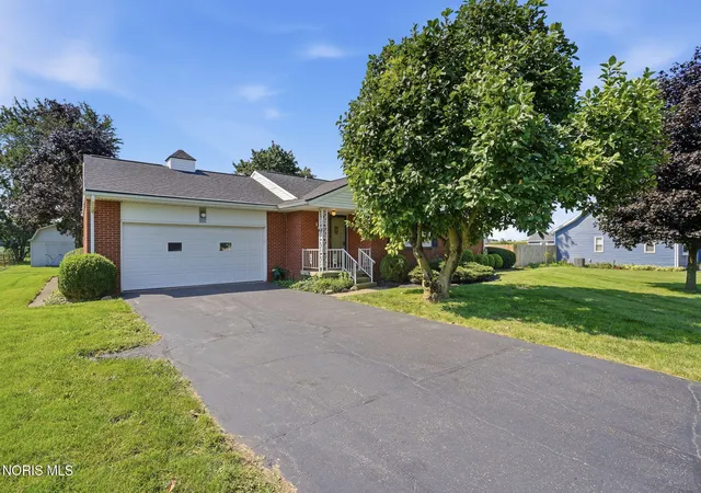 2nd image of 2033 W Sandusky St, Findlay, OH 45840 | MLS# 10012322