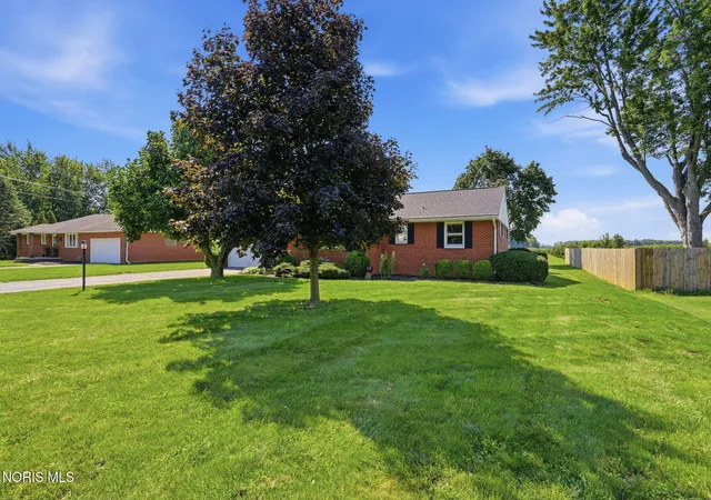 Photo 3 of Single family home for sale at 2033 W Sandusky St, Findlay, OH 45840 | MLS# 10012322 | Listing updated on 2026-09-05