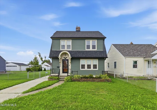 Photo 3 of Single family home for sale at 2640 104th Street, Toledo, OH 43611 | MLS# 10012061 | Listing updated on 2026-09-08