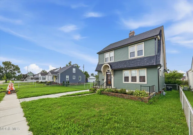 Photo 4 of Single family home for sale at 2640 104th Street, Toledo, OH 43611 | MLS# 10012061 | Listing updated on 2026-09-08