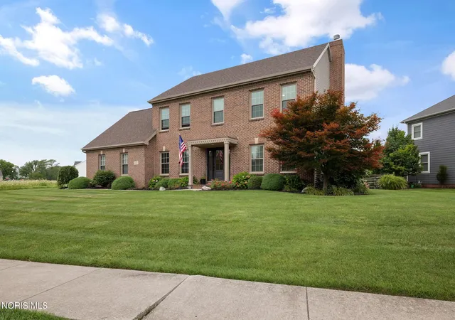 Photo 1 of Single family home for sale at 26807 Riverford Dr, Perrysburg, OH 43551 | MLS# 10012166 | Listing updated on 2026-09-14