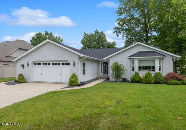 1st image of 801 Inverness Dr, Defiance, OH 43512 | MLS# 10012244