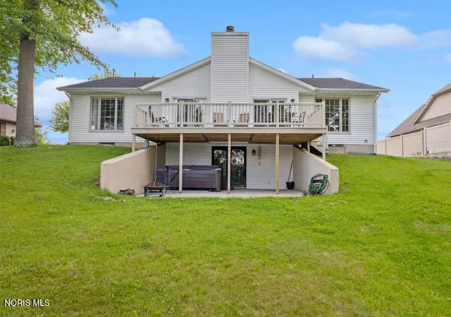 Photo 4 of Sale Pending at 801 Inverness Dr, Defiance, OH 43512 | MLS# 10012244 | Listing updated on 2026-09-24