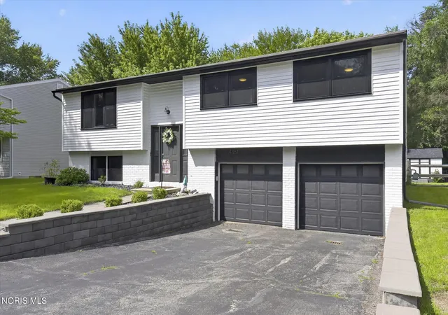 1st image of 4851 Tamworth Rd, Sylvania, OH 43560 | MLS# 10012125
