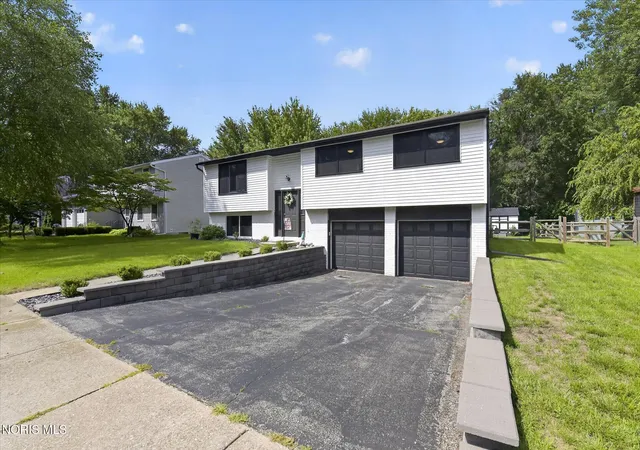 2nd image of 4851 Tamworth Rd, Sylvania, OH 43560 | MLS# 10012125