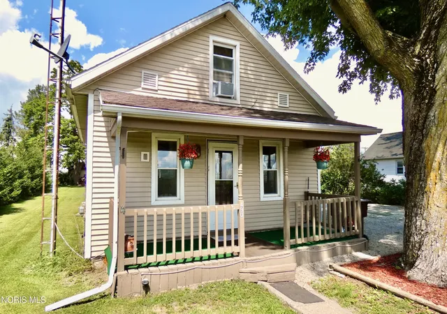 Photo 1 of Single family home for sale at 490 Fisher St, Napoleon, OH 43545 | MLS# 10012300 | Listing updated on 2026-09-23