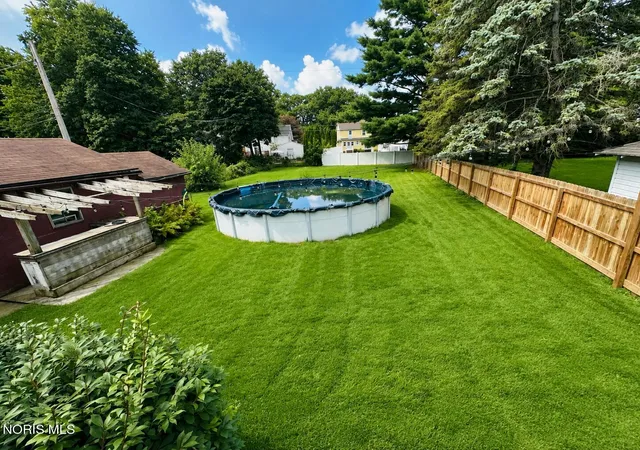 16th image of 2036 Eastbrook Dr, Toledo, OH 43613 | MLS# 10012075
