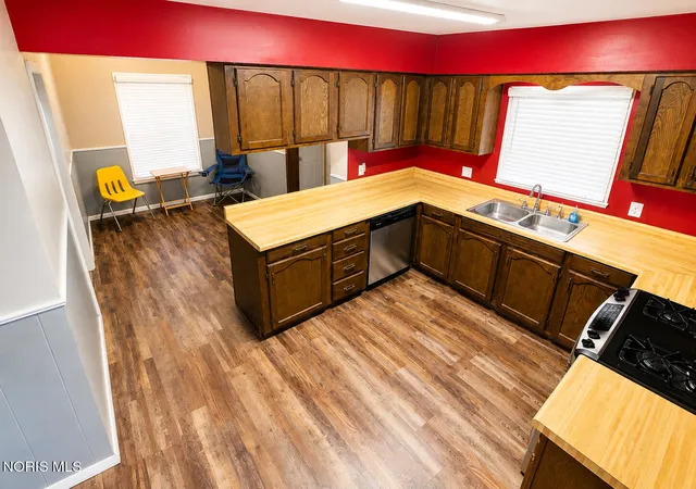 2nd image of 2036 Eastbrook Dr, Toledo, OH 43613 | MLS# 10012075