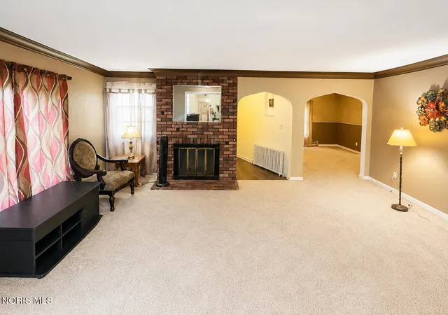 3rd image of 2036 Eastbrook Dr, Toledo, OH 43613 | MLS# 10012075