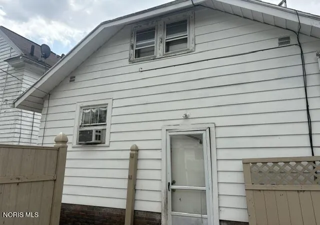 16th image of 2034 Fairfax Rd, Toledo, OH 43613 | MLS# 10012085