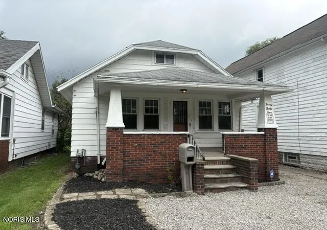 1st image of 2034 Fairfax Rd, Toledo, OH 43613 | MLS# 10012085