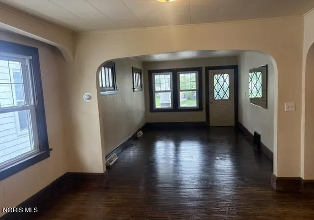Photo 3 of Single family home for sale at 2034 Fairfax Rd, Toledo, OH 43613 | MLS# 10012085 | Listing updated on 2026-10-06