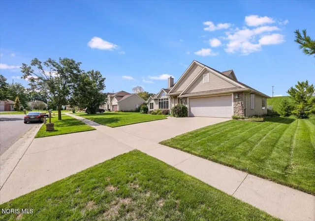 Photo 3 of Single family home for sale at 709 Parkside Dr, Wauseon, OH 43567 | MLS# 10012132 | Listing updated on 2026-08-28