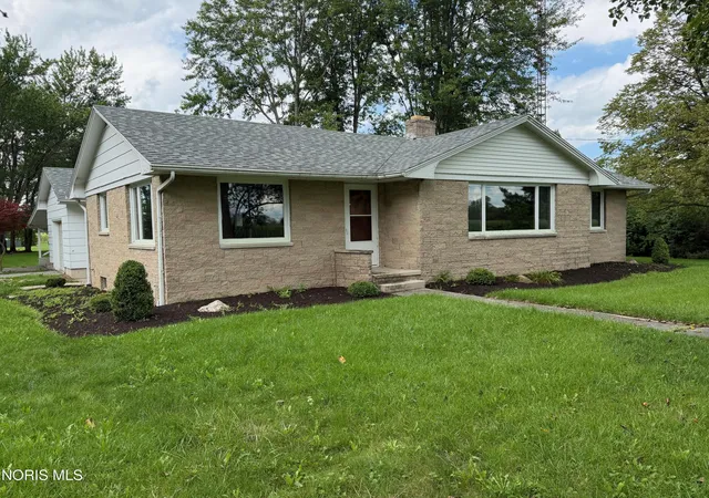 Photo 2 of Single family home for sale at 1383 Oh 576, Bryan, OH 43506 | MLS# 10012157 | Listing updated on 2026-08-18