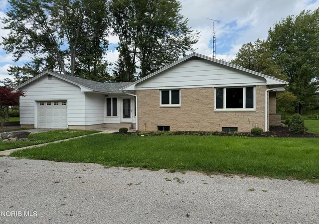 Photo 3 of Single family home for sale at 1383 Oh 576, Bryan, OH 43506 | MLS# 10012157 | Listing updated on 2026-08-18