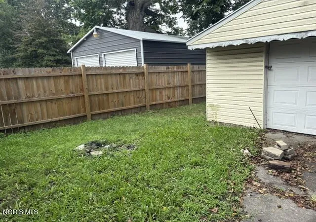 2nd image of 2045 Fairfax Rd, Toledo, OH 43613 | MLS# 10012086