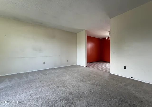 Photo 3 of Single family home for sale at 5949 Vistamar Rd, Toledo, OH 43611 | MLS# 10012094 | Listing updated on 2026-09-03