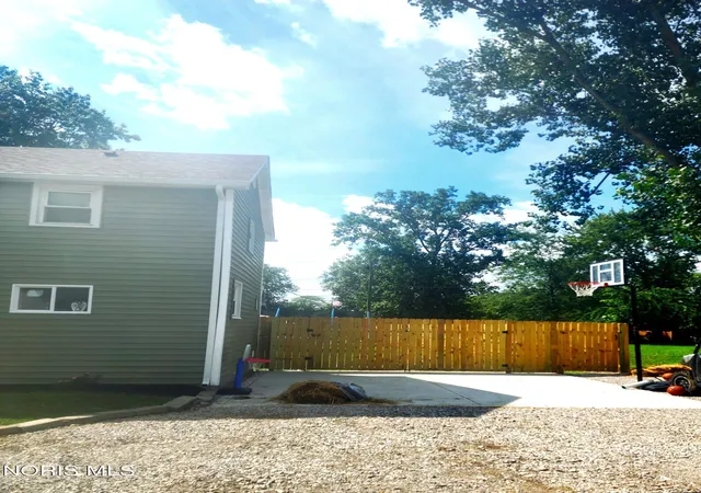 Photo 2 of Single family home for sale at 714 Moss St, Defiance, OH 43512 | MLS# 10012334 | Listing updated on 2026-09-04