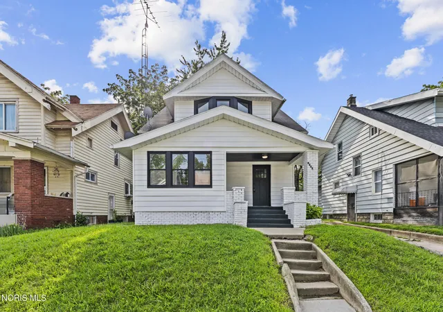 Photo 1 of Sale Pending at 1941 Parkdale Ave, Toledo, OH 43607 | MLS# 10012101 | Listing updated on 2026-09-01
