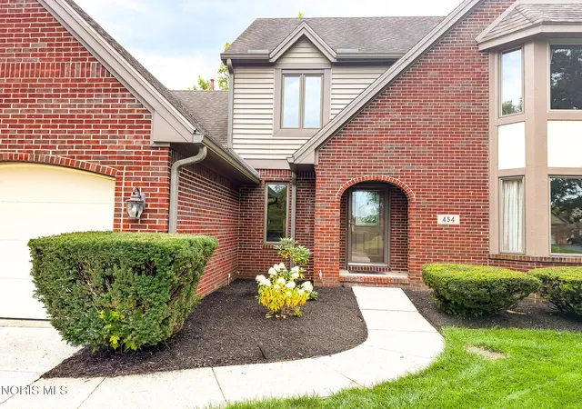 Photo 2 of Single family home for sale at 454 Rutledge Ct, Perrysburg, OH 43551 | MLS# 10012610 | Listing updated on 2026-09-22