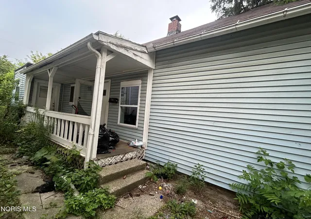 2nd image of 4135 Walker Ave, Toledo, OH 43612 | MLS# 10012123