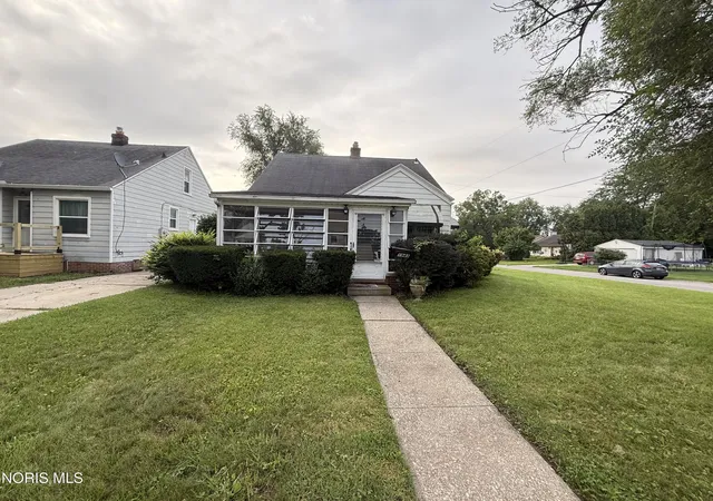 1st image of 1943 Glencairn Ave, Toledo, OH 43614 | MLS# 10012117