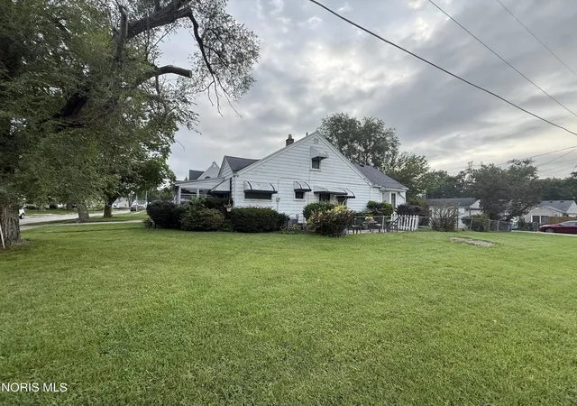 2nd image of 1943 Glencairn Ave, Toledo, OH 43614 | MLS# 10012117