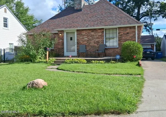 Single family home for sale at 2627 Thoman Pl, Toledo, OH 43613 | MLS# 10012126