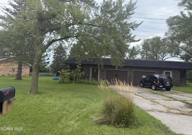 Photo 2 of Multi family home for sale at 6861 William Dr, Perrysburg, OH 43551 | MLS# 10012622 | Listing updated on 2026-09-14