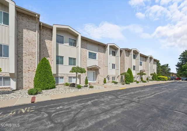 Photo 4 of Condo for sale at 6640 Salisbury Rd #Apt B312, Maumee, OH 43537 | MLS# 10012306 | Listing updated on 2026-09-17