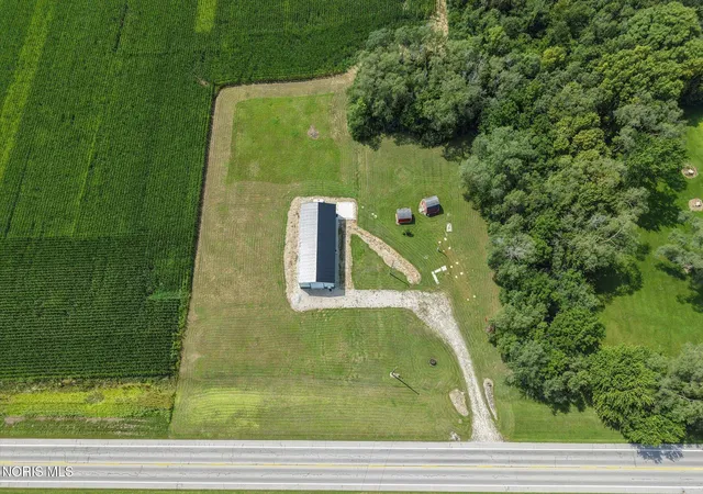 4th image of 17883 N Fostoria Rd, Gibsonburg, OH 43431 | MLS# 10012307
