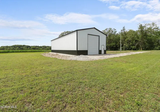 5th image of 17883 N Fostoria Rd, Gibsonburg, OH 43431 | MLS# 10012307