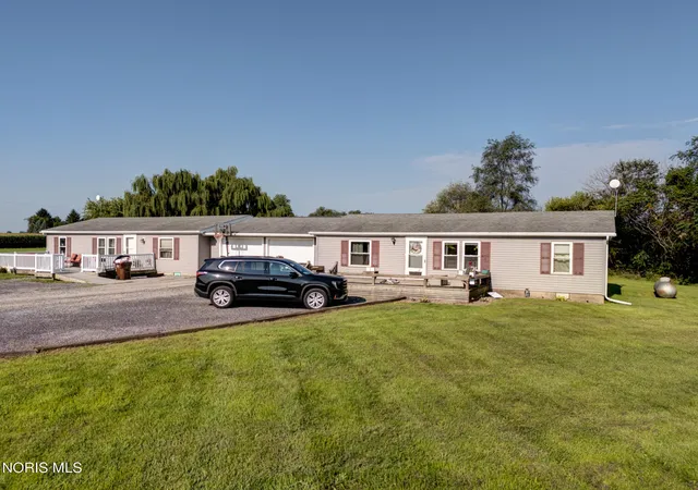 Photo 3 of Sale Pending at 8811 County Rd 9 2, Delta, OH 43515 | MLS# 10012152 | Listing updated on 2026-09-14