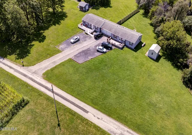 Listing Photo 4 - Condo for sale in building located at 8811 County Rd 9 2, Delta, OH 43515