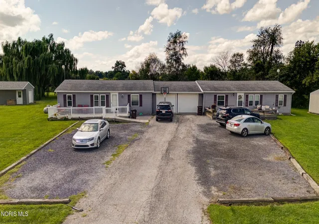 Listing Photo 5 - Condo for sale in building located at 8811 County Rd 9 2, Delta, OH 43515