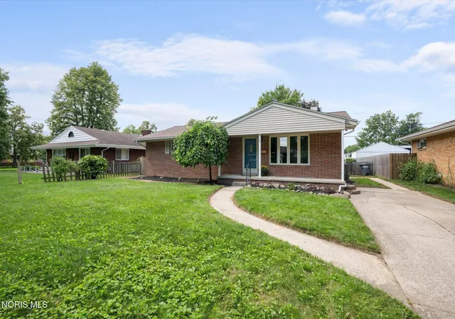 Photo 3 of Single family home for sale at 5405 Ketukkee Trl, Toledo, OH 43611 | MLS# 10012149 | Listing updated on 2026-10-08