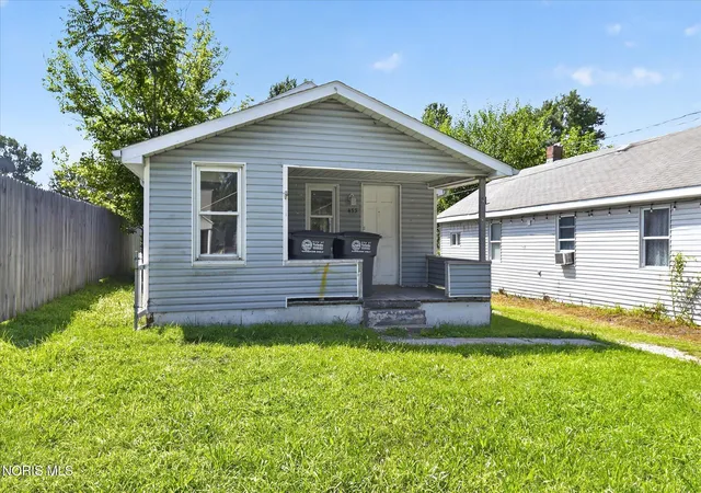 Photo 1 of Single family home for sale at 2433 Paradise Ave, Toledo, OH 43613 | MLS# 10012159 | Listing updated on 2026-09-09