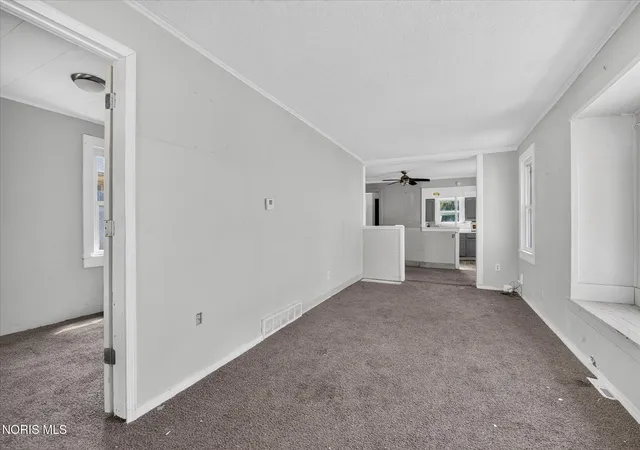 Photo 4 of Single family home for sale at 2433 Paradise Ave, Toledo, OH 43613 | MLS# 10012159 | Listing updated on 2026-09-09